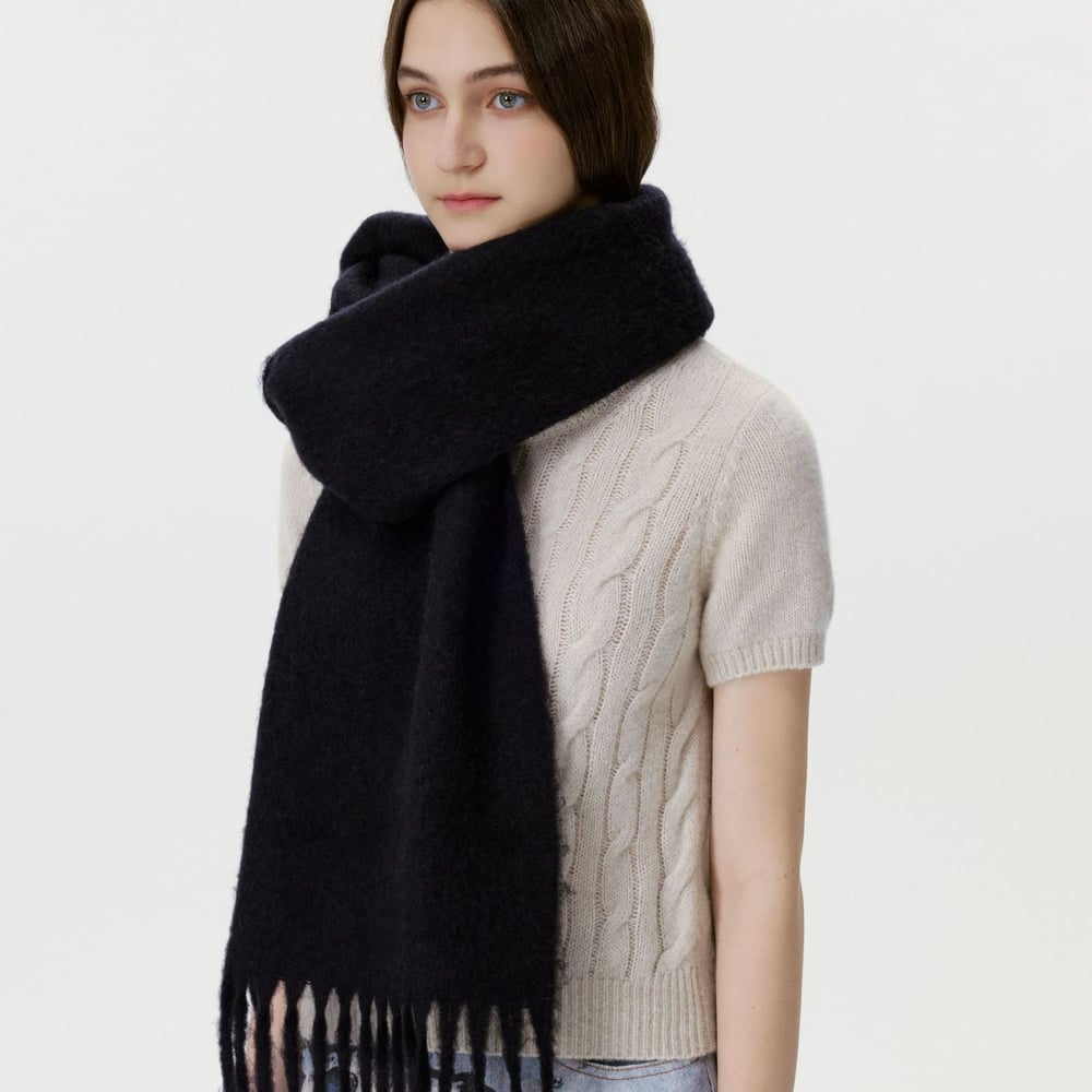 1 Stück einfarbiger Winterschal aus Viskose und Wolle mit Quaste