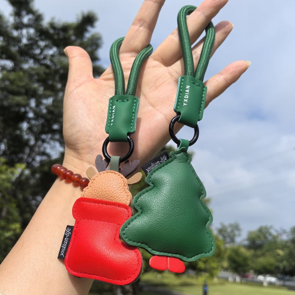 1 Piece Cute Christmas Leather Bag Charm Picture3