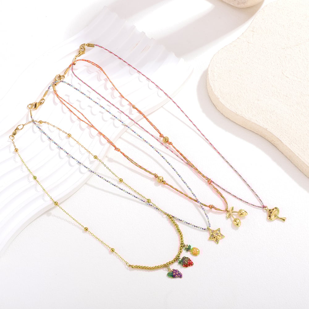1 collar con colgante de acero inoxidable dorado con forma de fruta colorida para mujer Imagen3