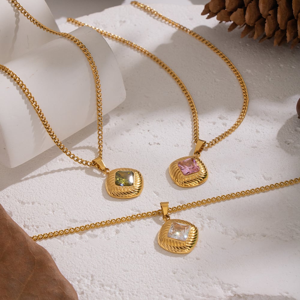 1 Piece Luxurious Plaid Pattern Stainless Steel Gold Color Zircon Pendant Necklace Picture2