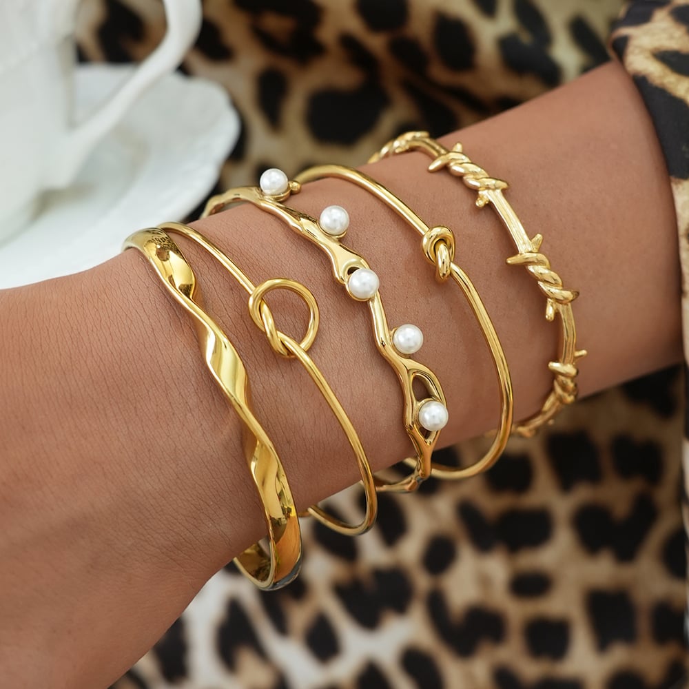 1 Stück einfache, elegante Twist-Armreifen aus Edelstahl in Goldfarbe für Damen h5Bild3