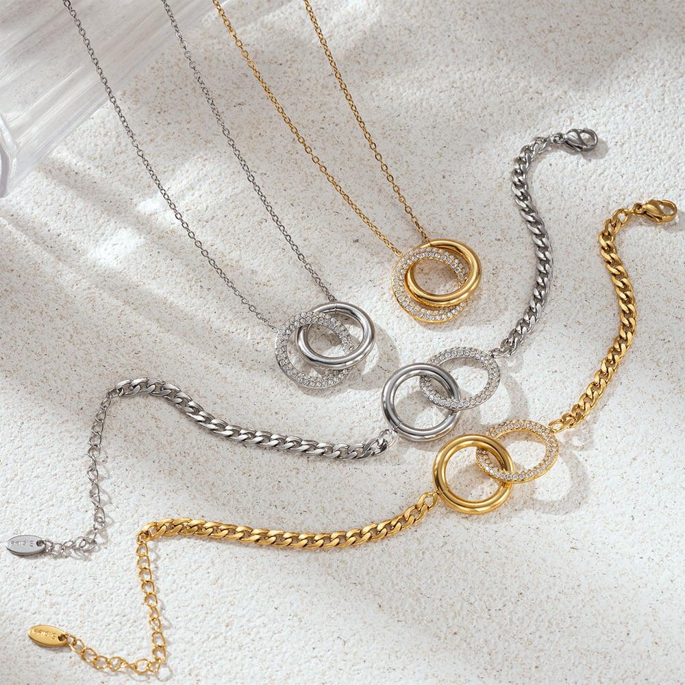 Halsketten-Set aus Edelstahl mit zwei Ringen Bild2