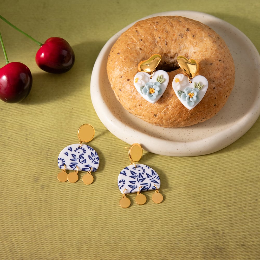 1 Pair Gorgeous Flower Heart Polymer Clay Gold Color Women's Drop Earrings Picture3