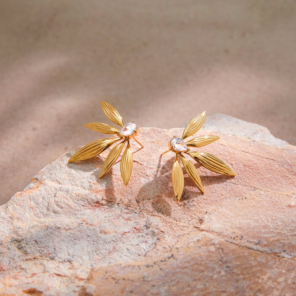 1 Pair Elegant Leaves Stainless Steel Gold Color Zircon Women's Stud Earrings h5Picture3