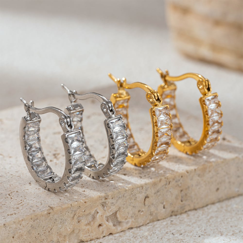 1 Paar Creolen aus Edelstahl mit Zirkonia Bild2