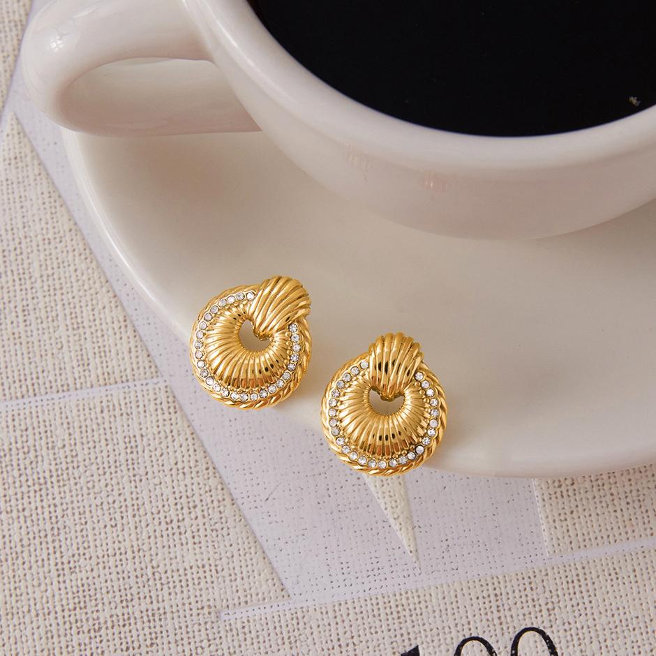 1 Pair Gorgeous Circle Stainless Steel Gold Color Women's Stud Earrings Picture3