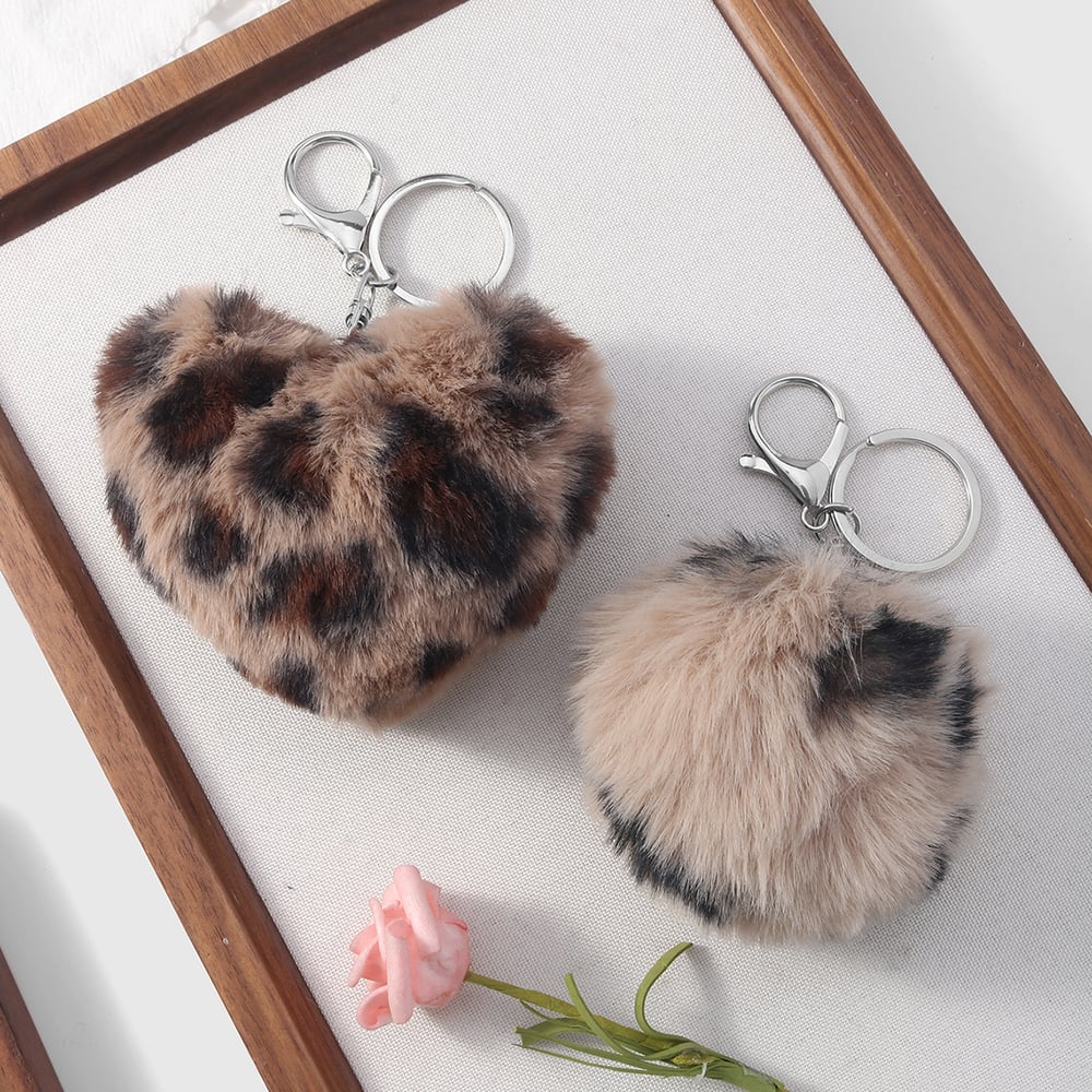 1 Set Retro Plush Heart Leopard Print Bag Charm Picture3