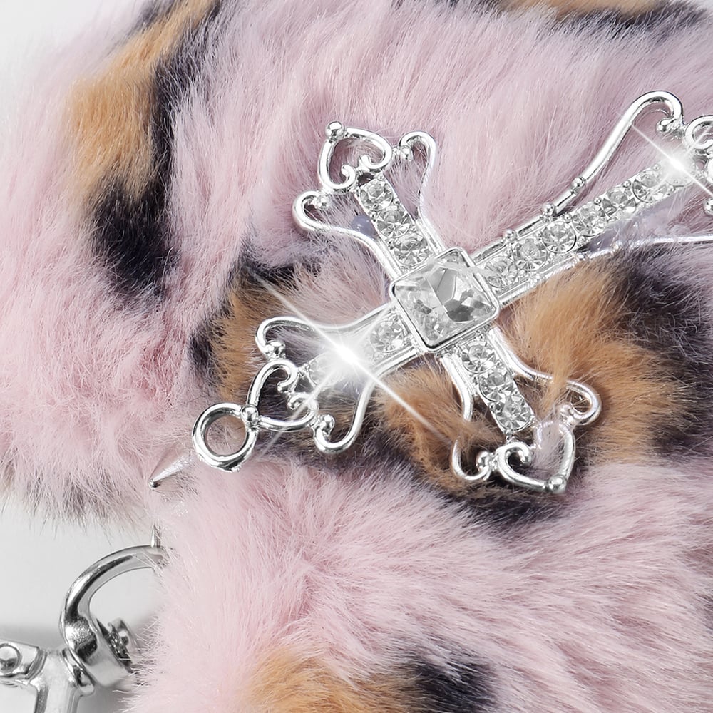 1 Piece Retro Heart Leopard Pattern Cross Bag Charm Picture7