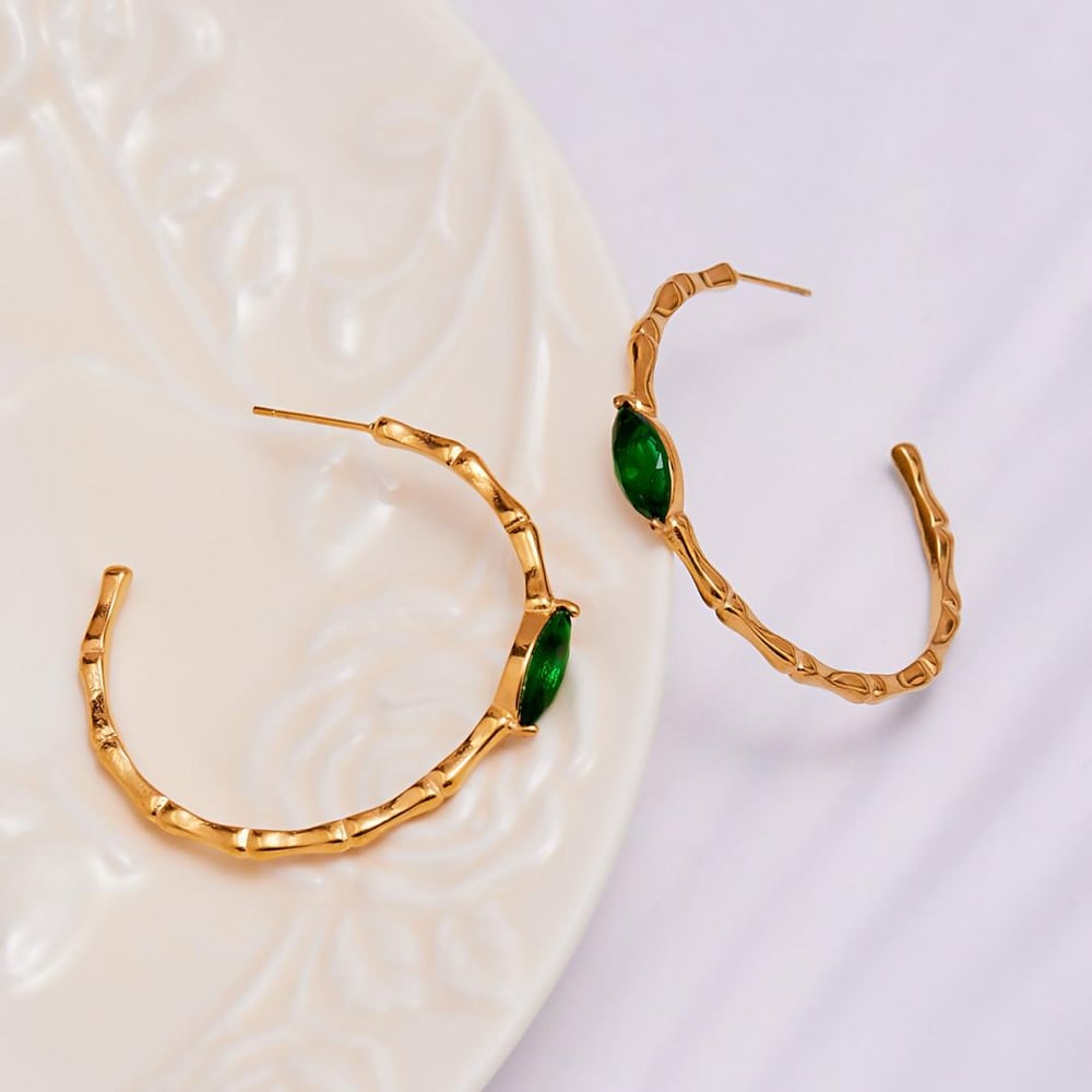 1 paire de boucles d&#39;oreilles créoles luxueuses pour femmes, en verre vert et acier inoxydable doré. Image6