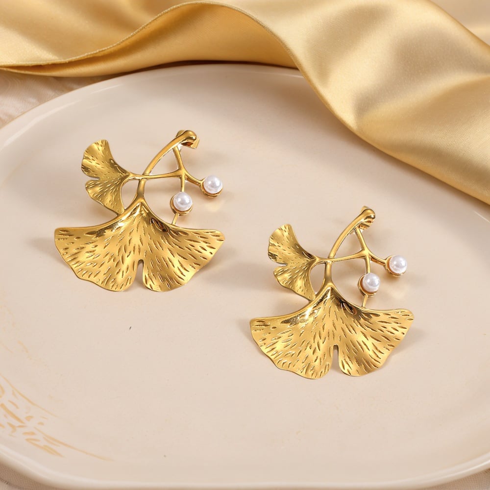 1 paire de boucles d'oreilles à clous en acier inoxydable doré avec perles, style rétro feuille Image2