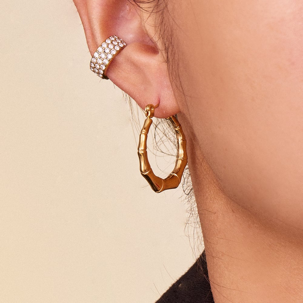 1 paio di orecchini a cerchio da donna in acciaio inossidabile color oro con patchwork giornaliero Immagine4