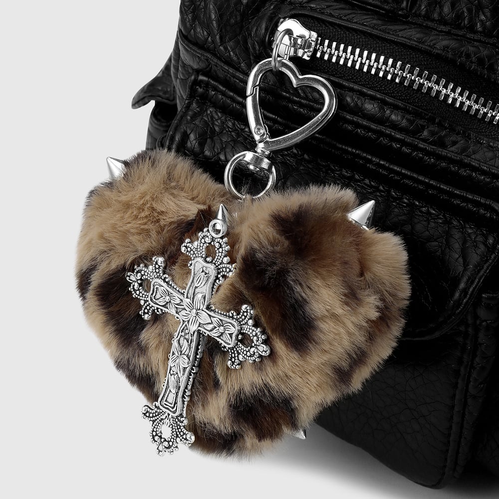 1 Piece Retro Heart Leopard Pattern Cross Bag Charm Picture3