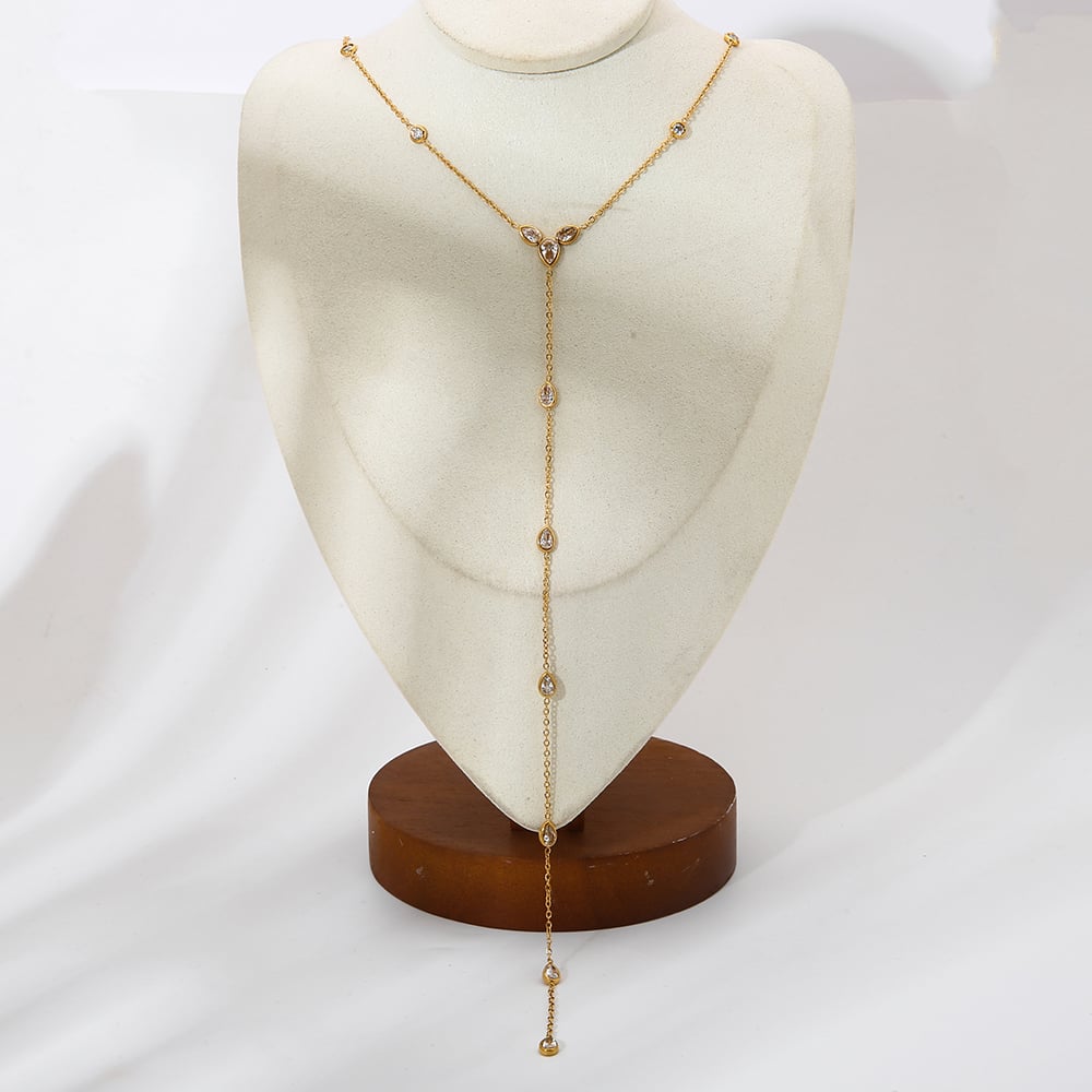 Elegante Y-förmige Halskette aus Edelstahl in Goldfarbe mit Zirkonia-Anhänger Bild4