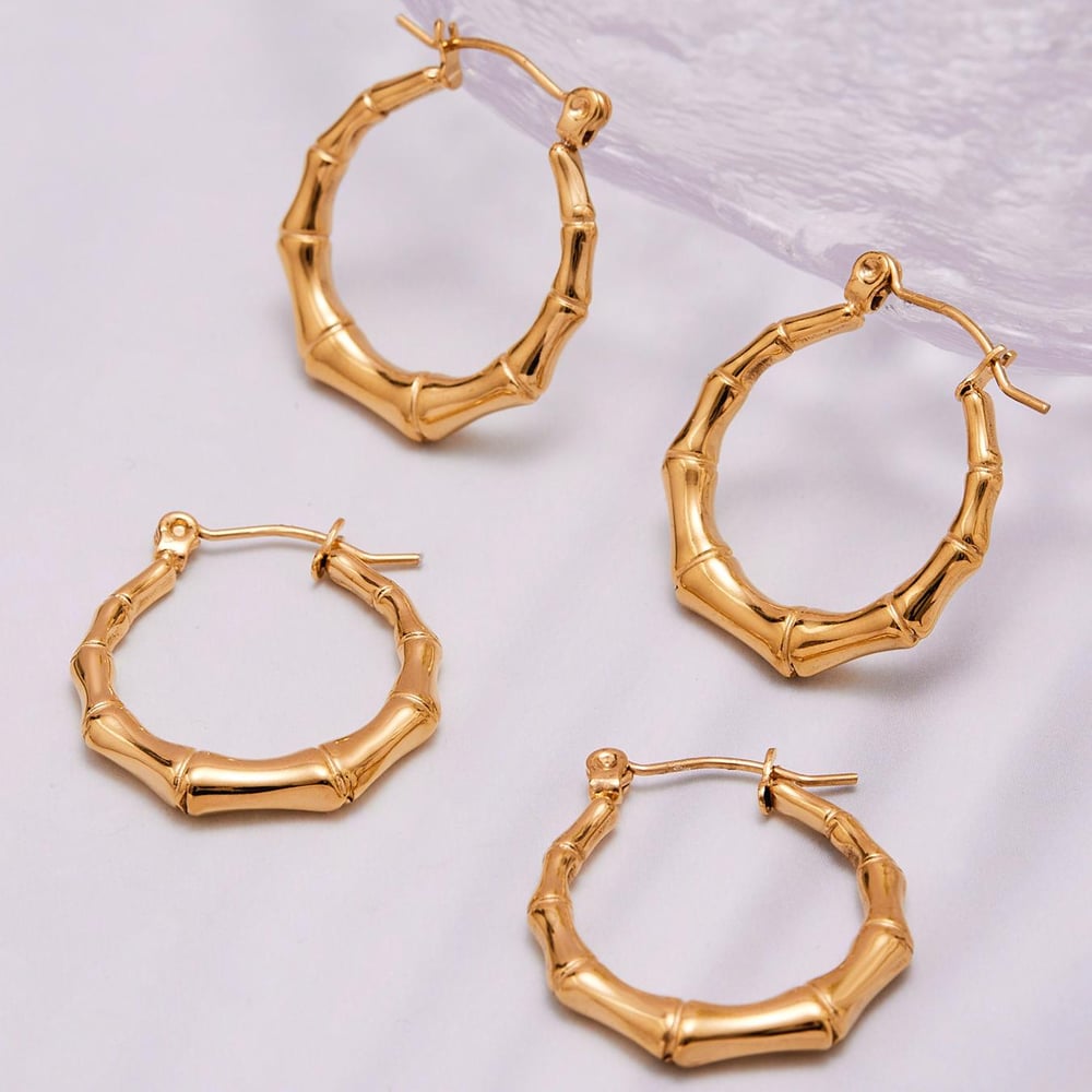 1 paio di orecchini a cerchio da donna in acciaio inossidabile color oro con patchwork giornaliero Immagine6