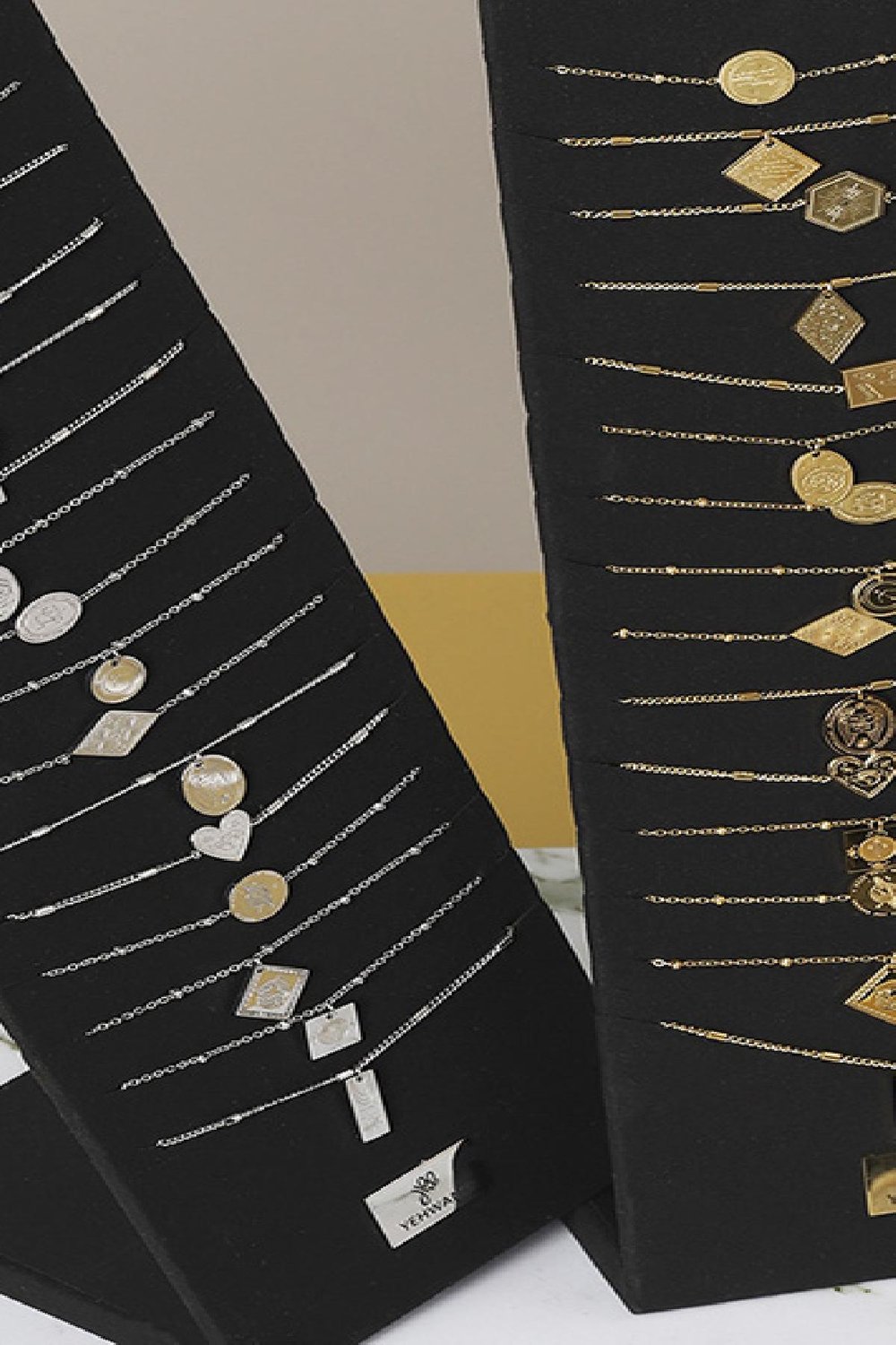 Bracelet Display Trendsetter Beige & Silver Color Stainless Steel h5Picture3