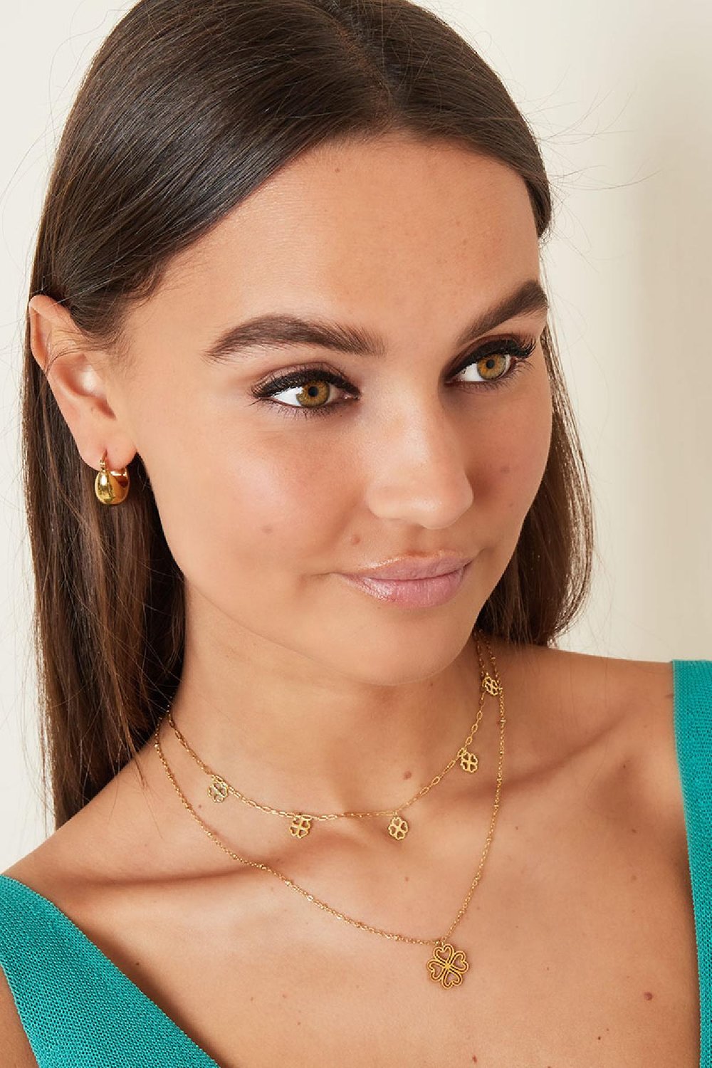 Collar a capas con tréboles Color dorado Acero inoxidable Imagen3