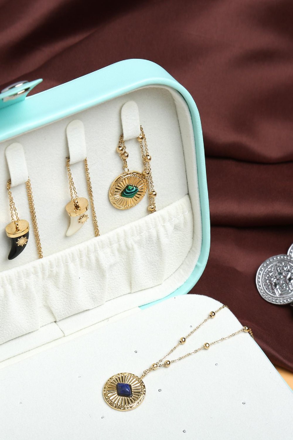 Kit de voyage Into the Wild Beige Polyuréthane h5Image4