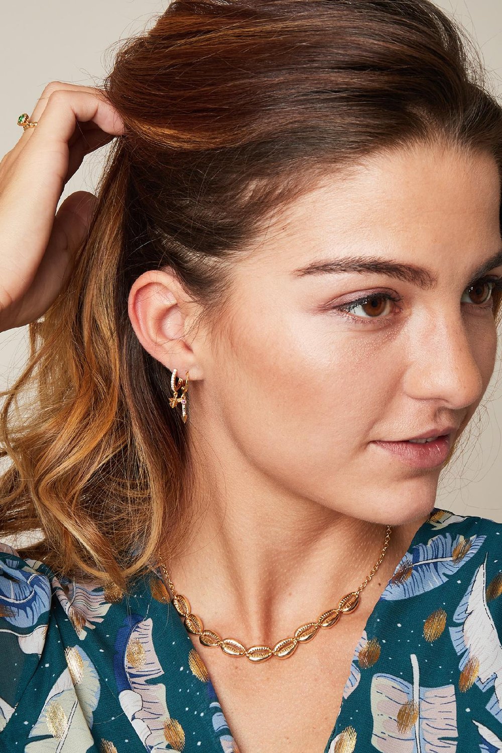 Ohrringe Zirconia Arrow  Goldfarbe Kupfer Bild4