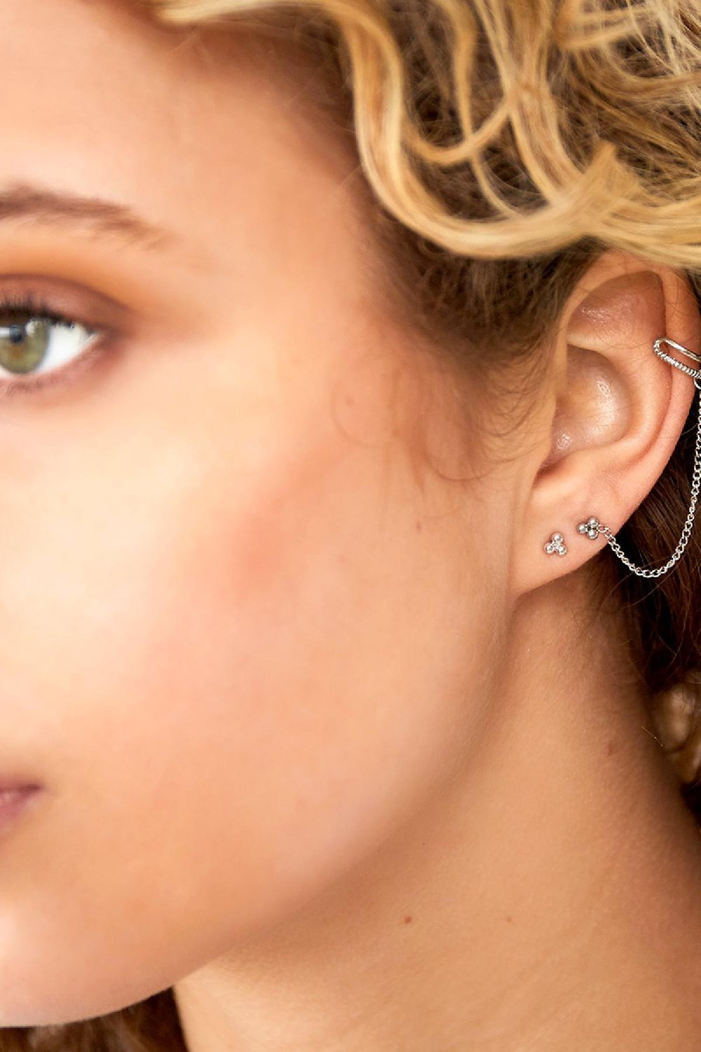 Edelstahl Ohrschelle mit Kette  Bild3