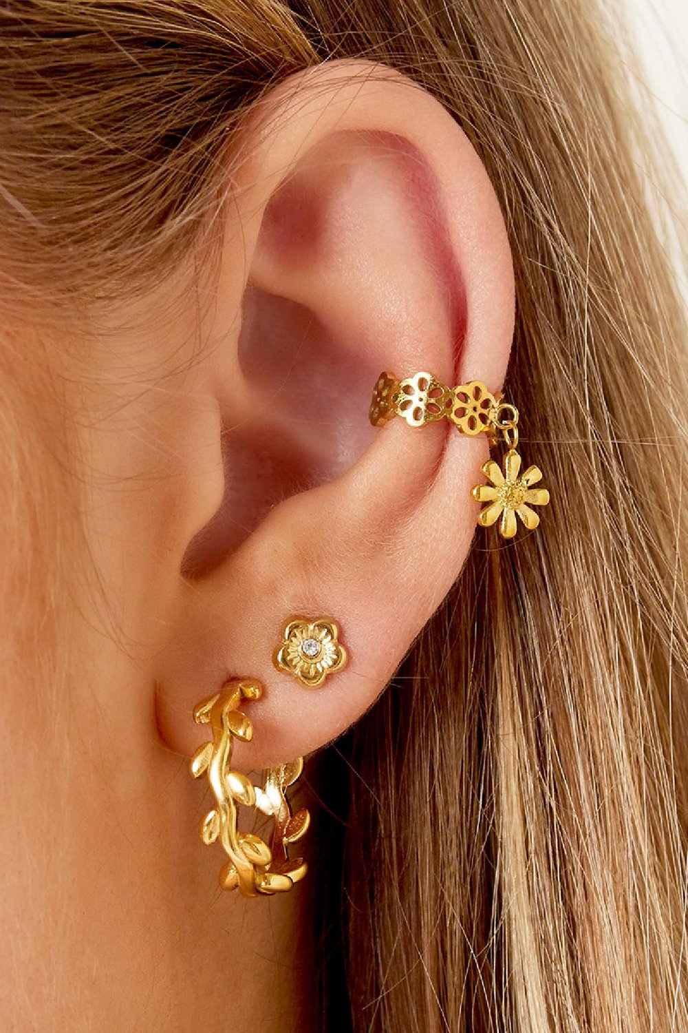 RVS stainless steel ear cuff met kleine bloemetje en kleine steentjes Zilver Afbeelding2