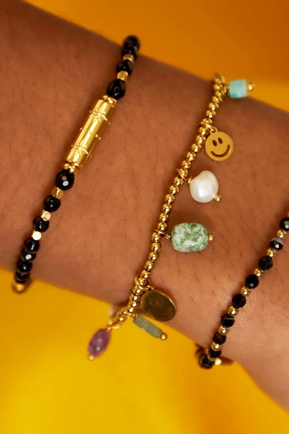 Perlenarmband mit goldenem Anhänger Rosa Stein Bild2