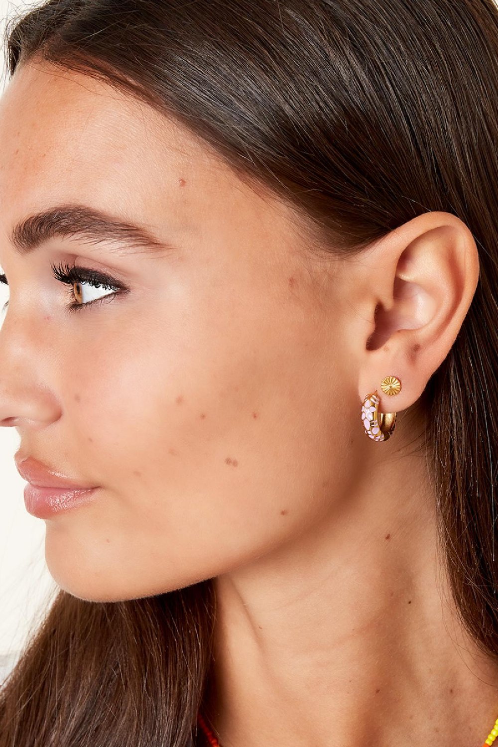 Edelstahlohrringe mit Blumenmuster Lila Bild2