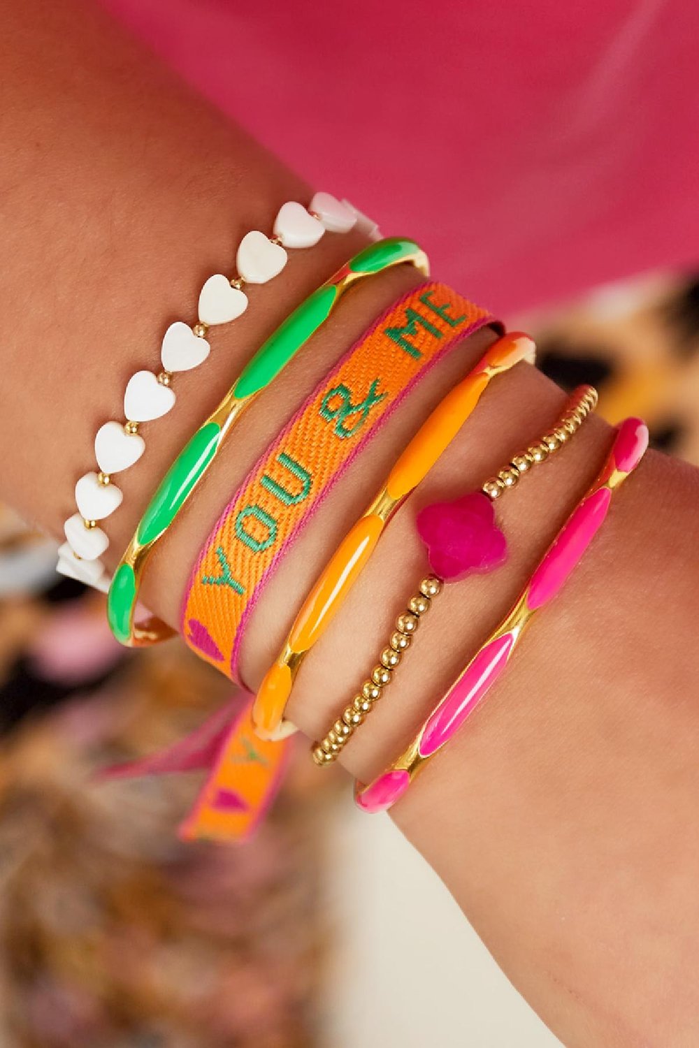 Armreif Punkte Fuchsia Edelstahl Bild3