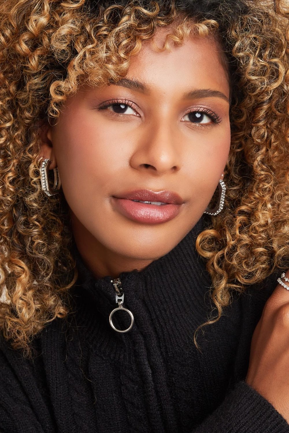 Ovale Zirkonohrringe Goldfarbe Edelstahl Bild2