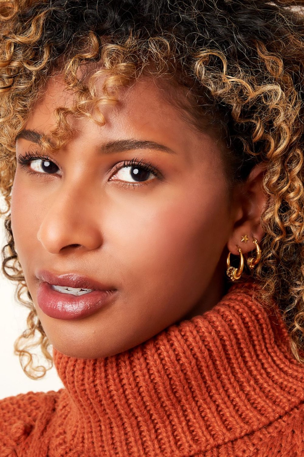 stainless steel earrings with rope detail - small  Picture2