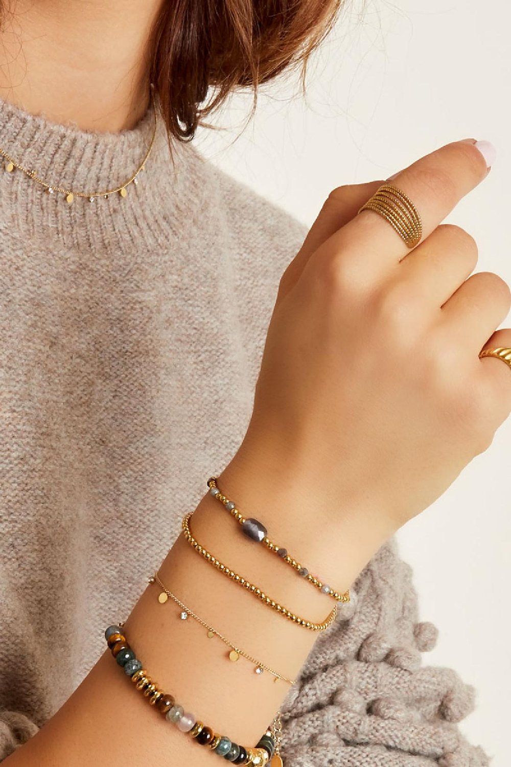 Bracelet simple with rhinestone details Gold Color Stainless Steel h5Picture3