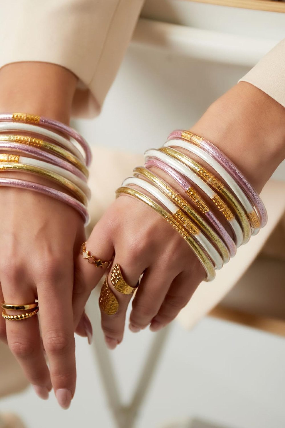 Glitzerarmbänder im Set Schwarz PVC Bild2