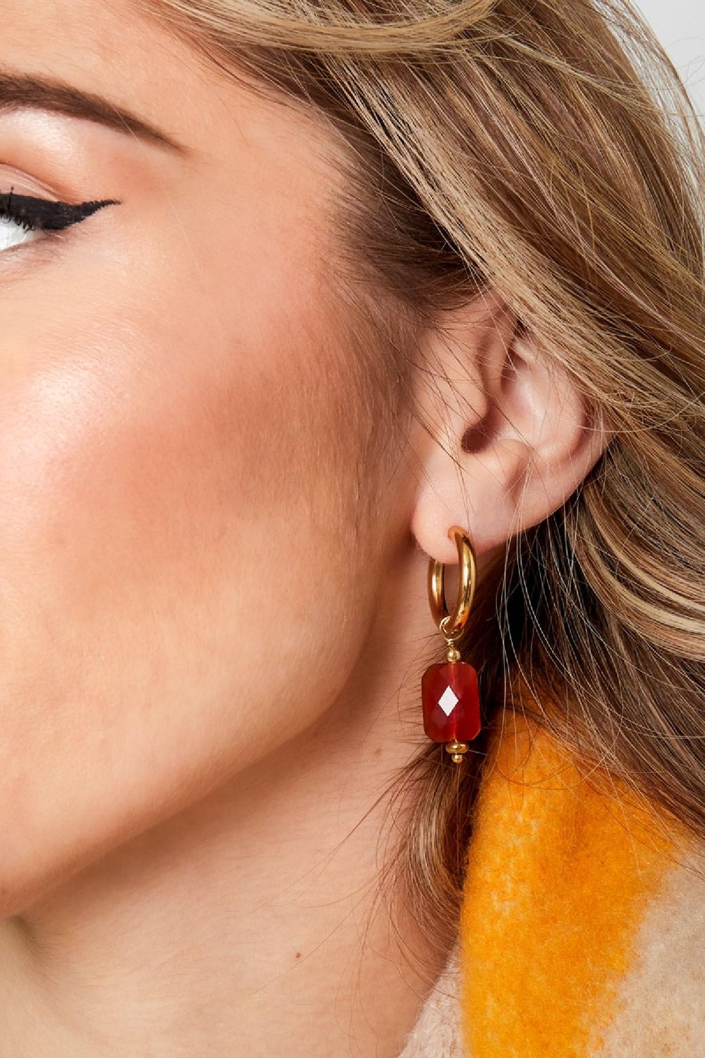 Earrings with rectangular pendant Black & Gold Color Stainless Steel h5Picture3