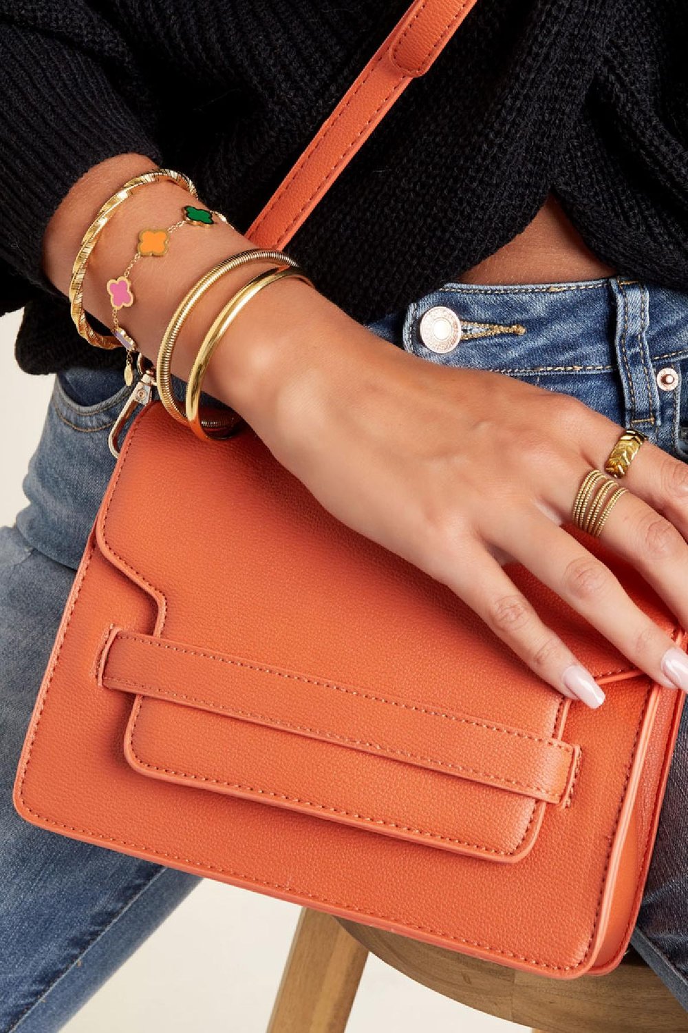 Quadratische Umhängetasche aus PU-Leder mit Schnallenverschluss Bild4