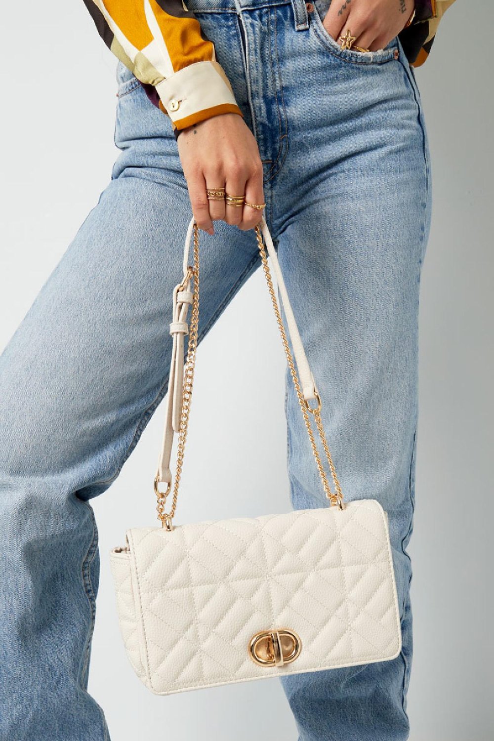 Tasche mit Nähten und Golddetail Koralle Polyurethan Bild3