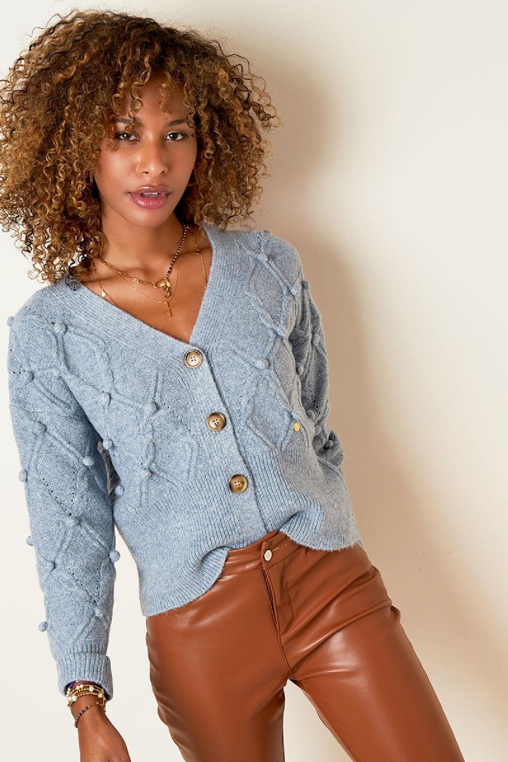 Strickjacke mit Zopf und Punkten Schwarz S/M Bild2