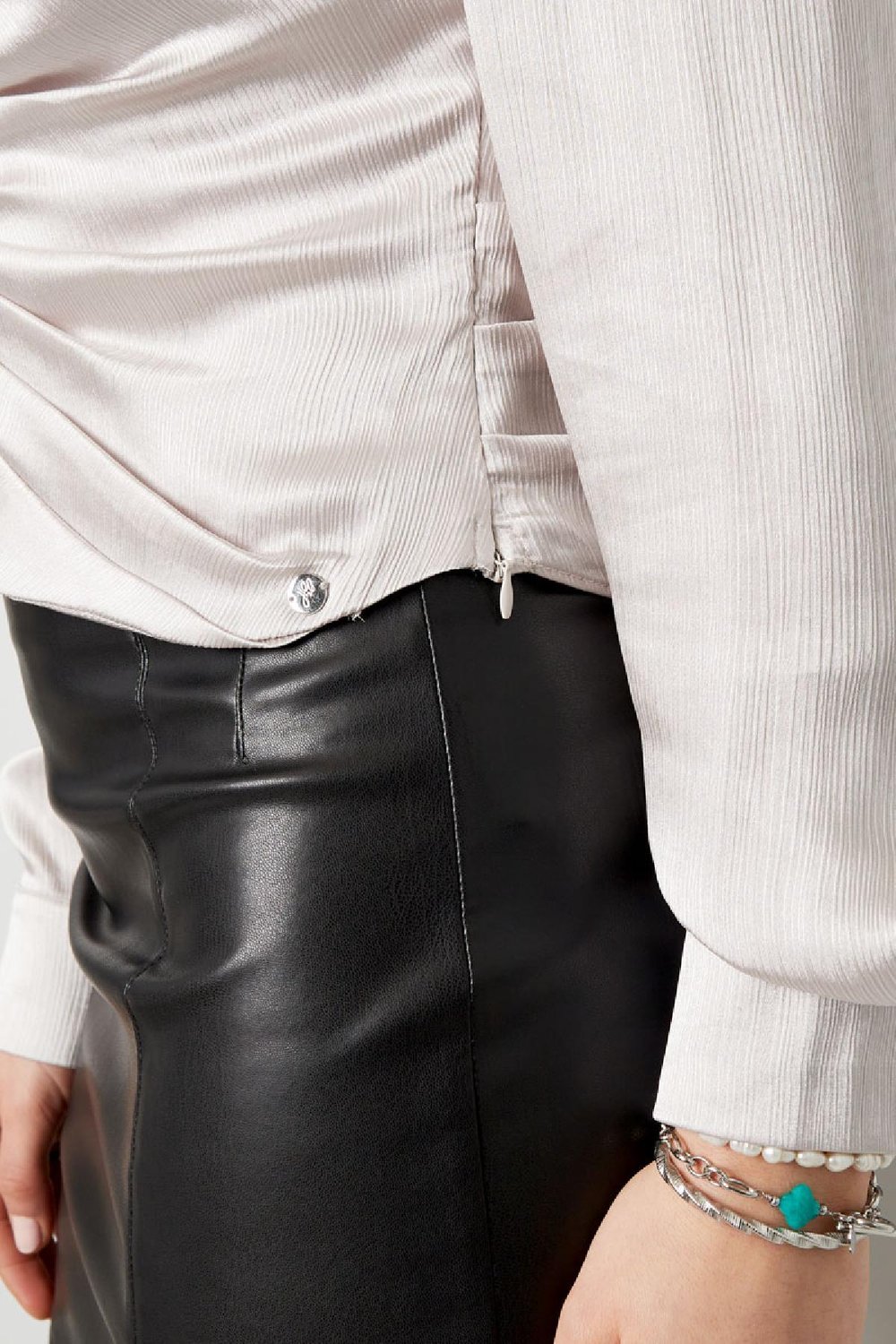 Blouse with pleated detail Rose M Picture5