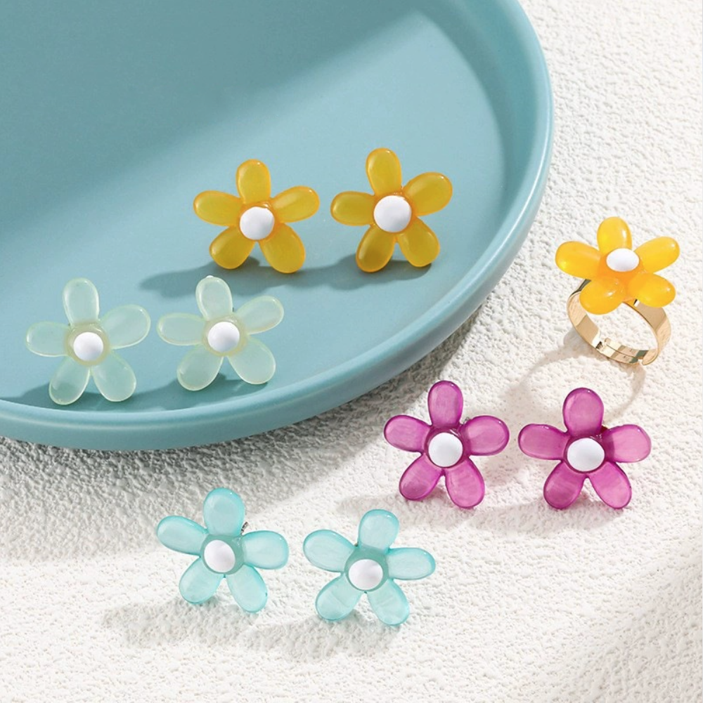 1 Pair Fashionable Series Lucid Natural Flower Shape Colorful Resin Women's Stud Earrings Picture2