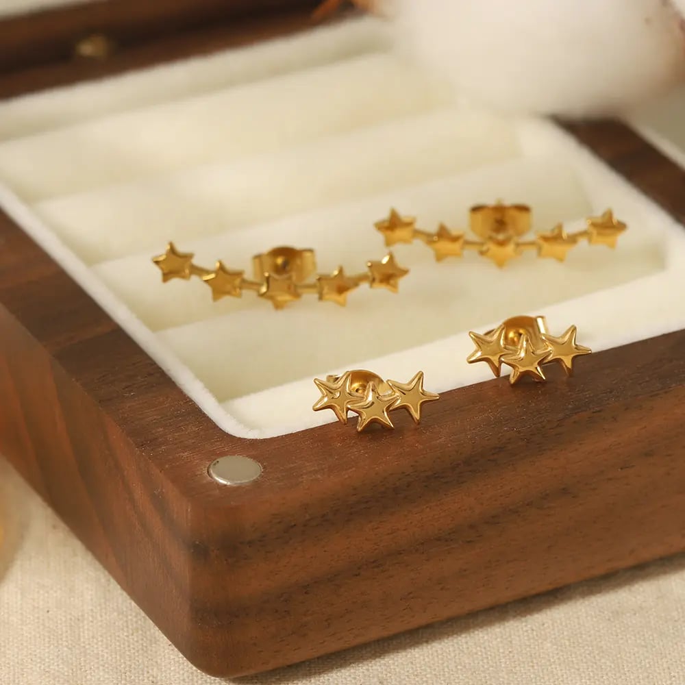 1 pair of stylish and simple  gold-plated stainless steel polished star earrings for women for daily wear