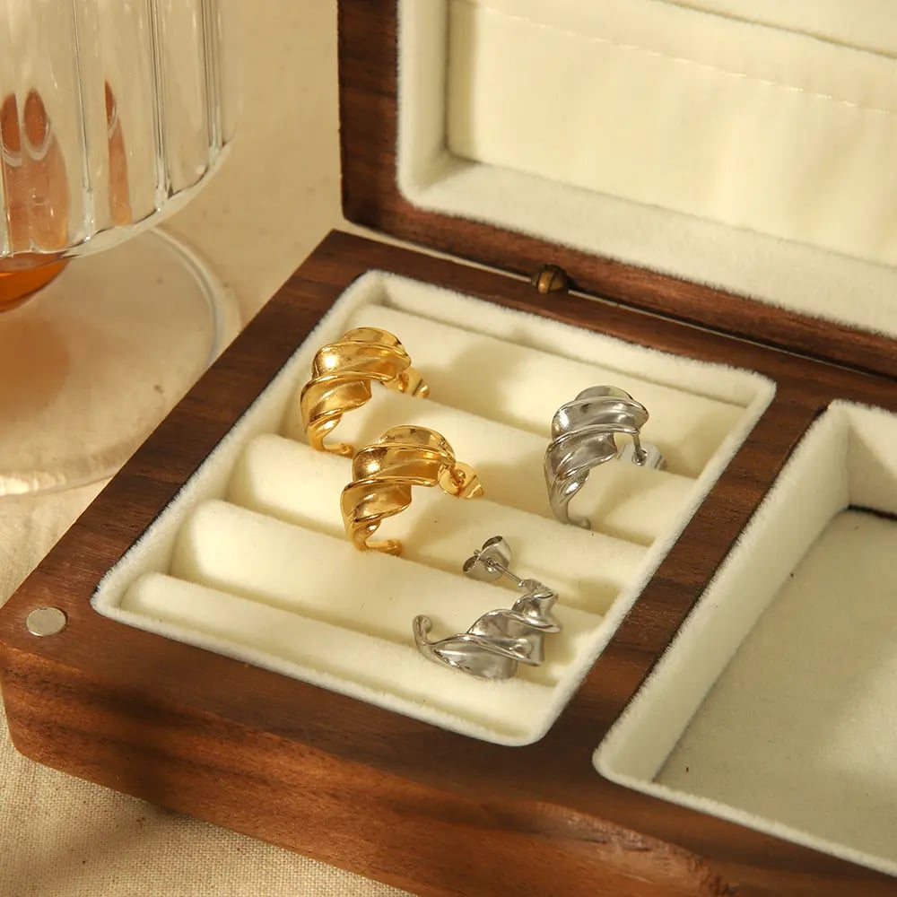 1 pair of classic fashion  gold plated stainless steel C-shaped spiral earrings for women for daily wear