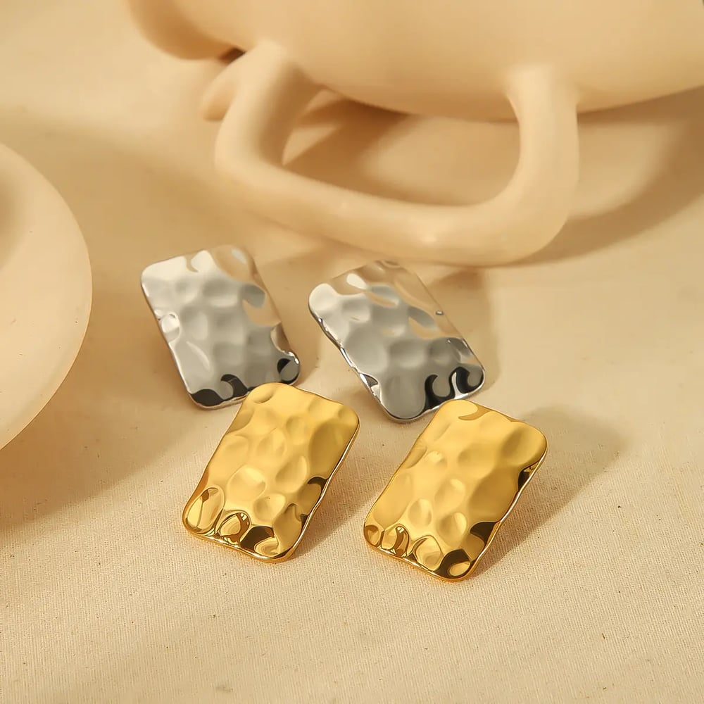 1 pair of personalized fashion  gold-plated stainless steel square hammer texture earrings for women's jewelry for daily wear 