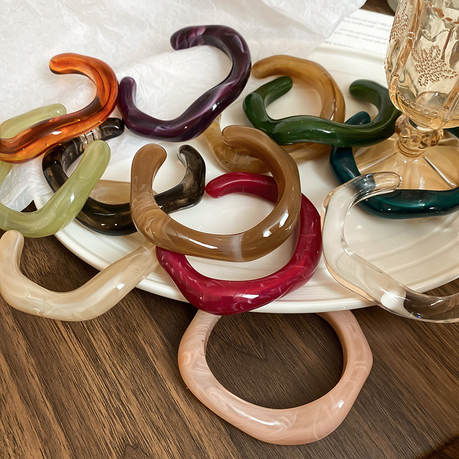 1 Stück unregelmäßig geformtes Acryl-Armband mit Farbverlauf h5Bild3