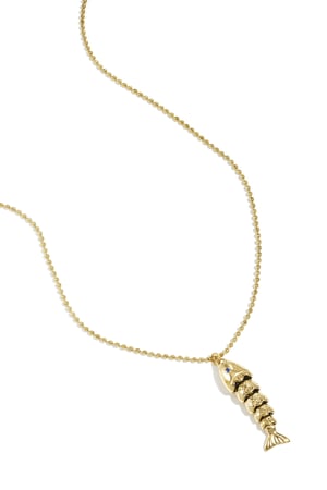 Necklace with moving fish charm h5