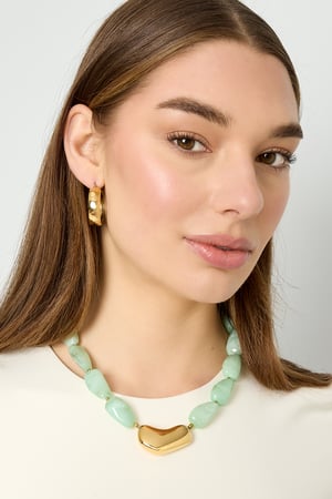 Necklace with asymmetric statement bead h5 Picture2