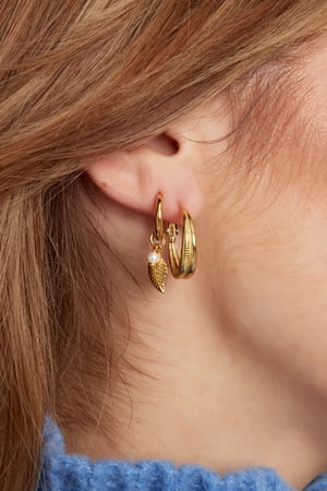 leaf earrings with pearls h5 Picture3