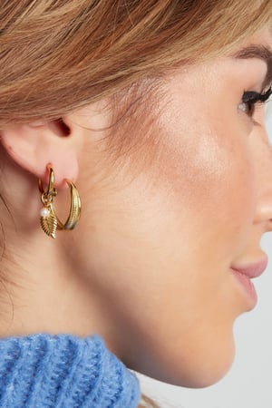 leaf earrings with pearls h5 Picture4