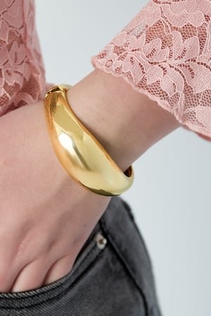Thick Bangle h5 Picture2