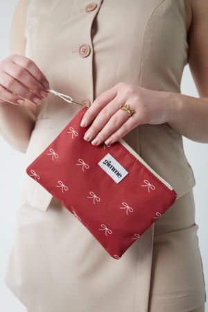 Fiyonklu düz tuvalet çantası h5 Resim2