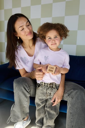 Cotton Women's V-Neck T-Shirt Embroidered Heart Design h5 Picture6