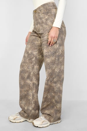 The Cowgirl & Loving Leopard Jeans h5 Picture10