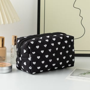 1 Piece Sweet Series Classic Heart Portable Large Capacity Toiletry With Random Printing Design Women's Cosmetic Bags h5